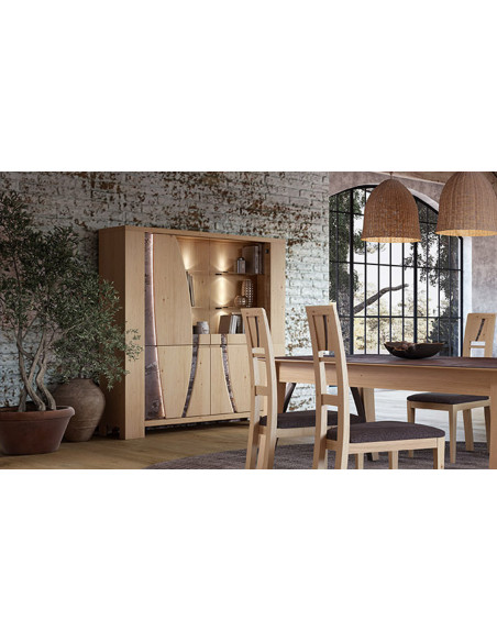 Orthez - Grande vitrine 4 portes avec éclairage 